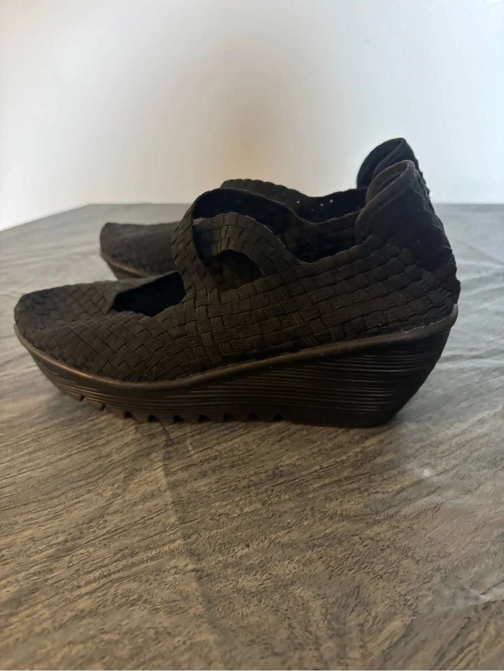 Bernie Mev Lulia Black Woven Elastic Wedge Shoes Euro 40 US 9.5 Comfort Vegan